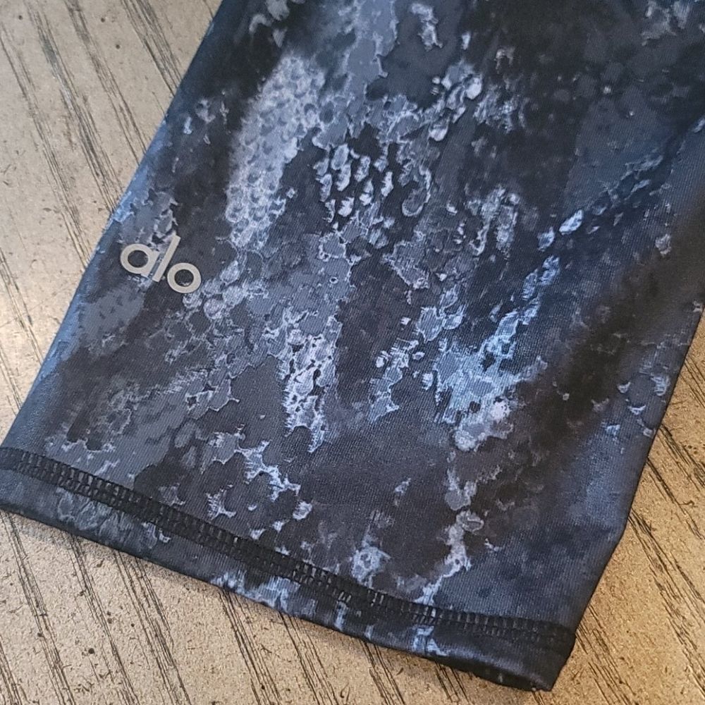 Alo Nwt Size M Python Glossy Leggings - image 6